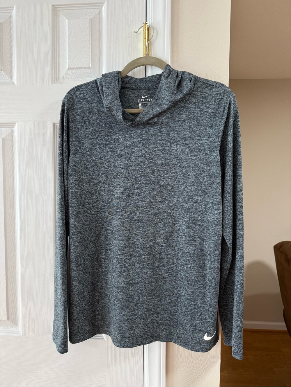 Nike Men’s Dri-FIT Long-Sleeve Crewneck Sweater in Heather Charcoal